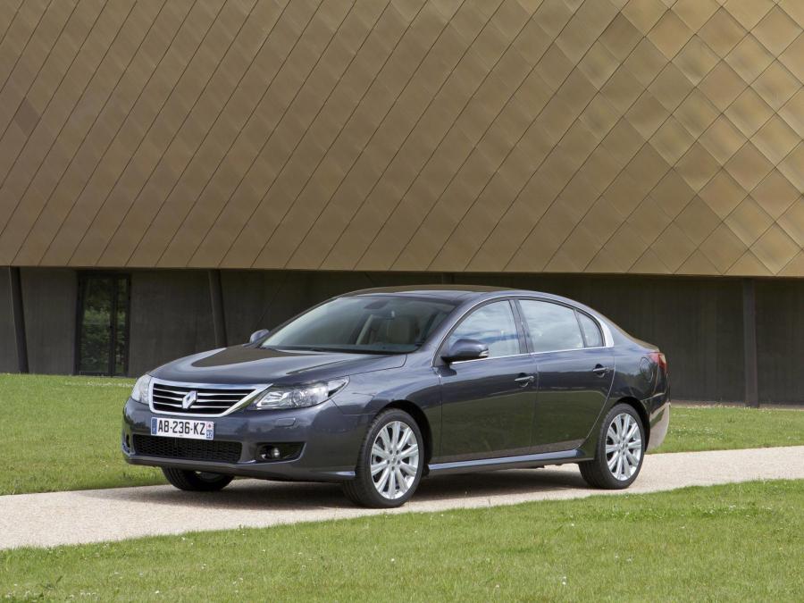  Renault Latitude 2010 года  (фото 8 из 11)